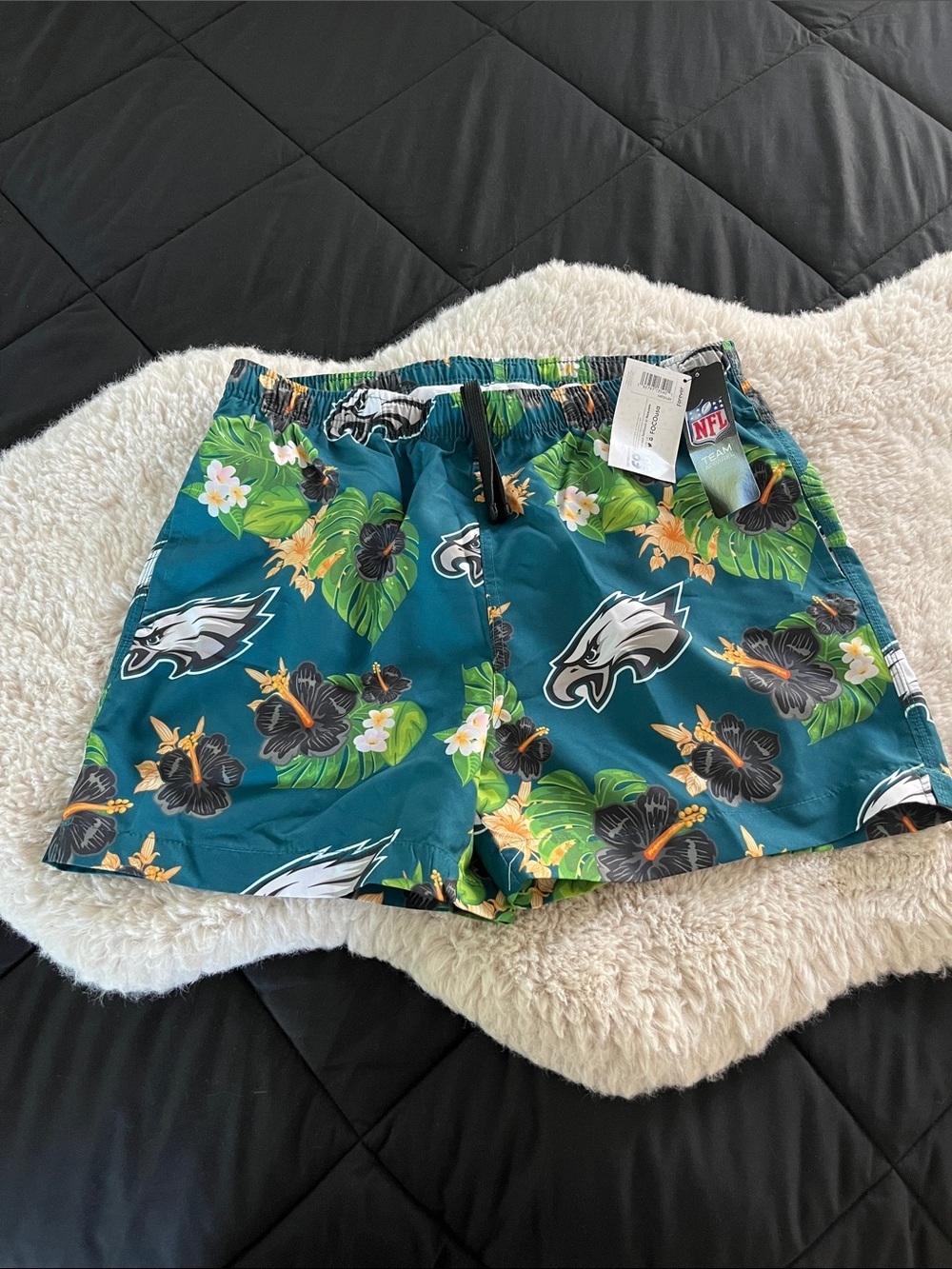 Eagles NFL swim trunks Medium NWT